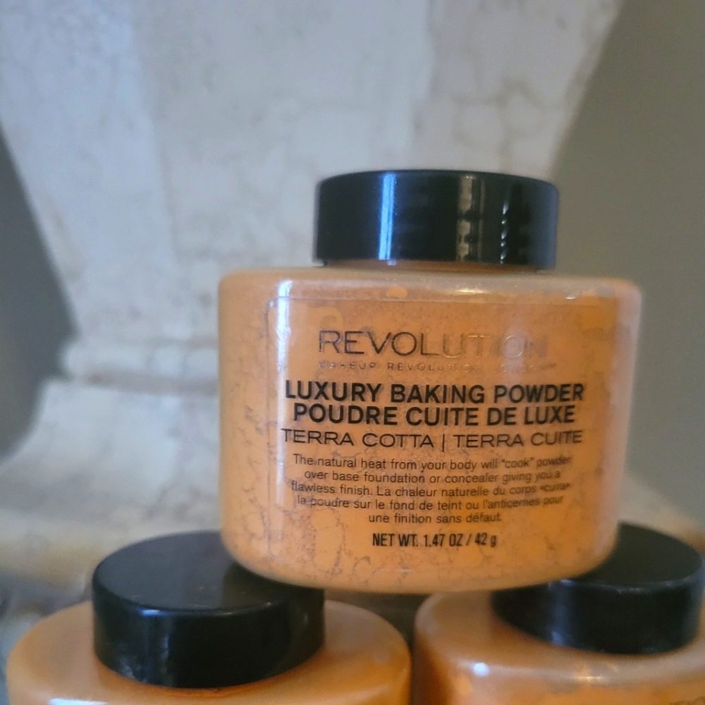 Makeup Revolution Luxury Baking Powder - TERRA COTTA